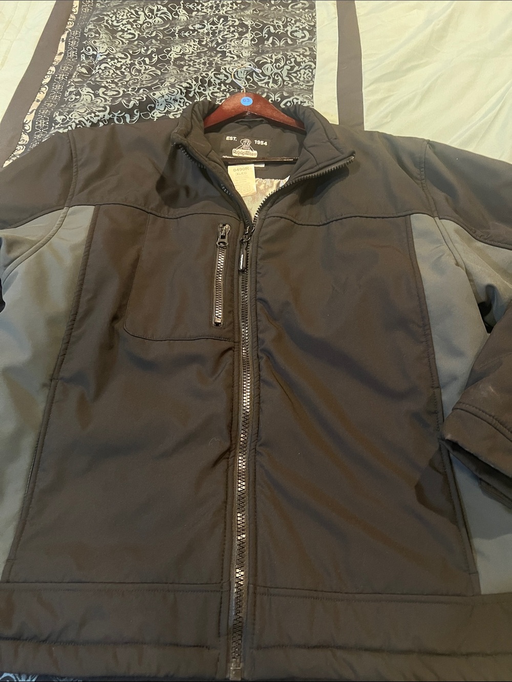 REFRIGIWEAR Men's Two-Tone Black & Gray Windbreaker Jacket by Dockers